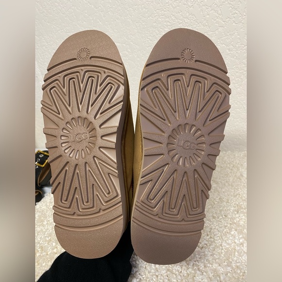 UGG Tazz Women's Tan Flats with Red Trim - Picture 9 of 12